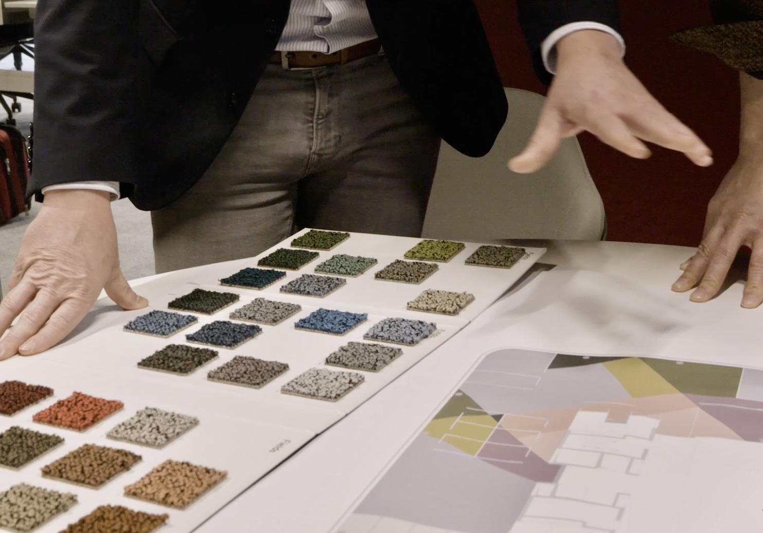Keuze van Tarkett tapijten voor SAP België aan de hand van stalenboek